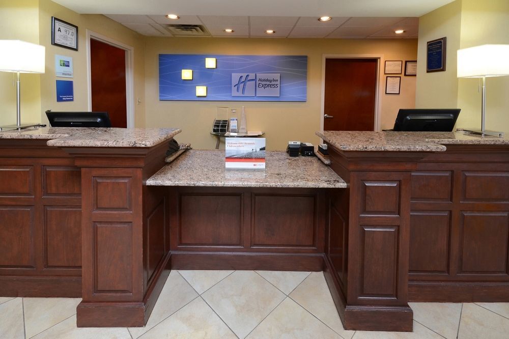 Holiday Inn Express Hotel & Suites Greensboro - Airport Area By Ihg Exterior foto
